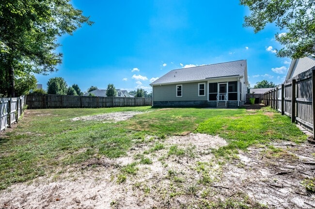 Photo - 100 Lakeside Green Dr