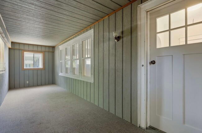 Photo - Beautifully Renovated 2 Bed, 1 Bath Home for Rent!