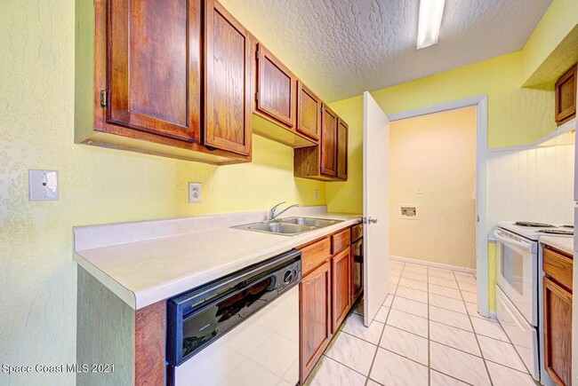Photo - 2190 Forest Knoll Dr NE Unit 207