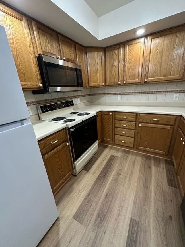Photo - Ellis Avenue Duplex Unit 625