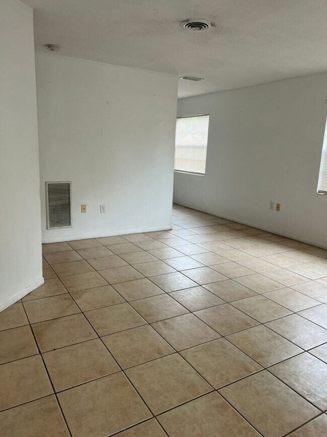 Photo - 4917-4917 21st St W Unidad 4917