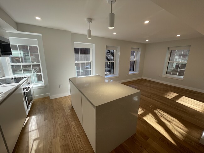 Photo - 16 Fleet St Unit 5