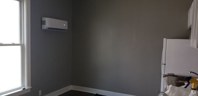 Building Photo - 833 S Washington St Unit 833-1/2 South Washington Street Rental