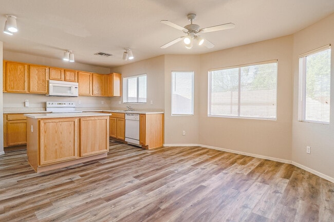 Photo - 12446 W Ash St