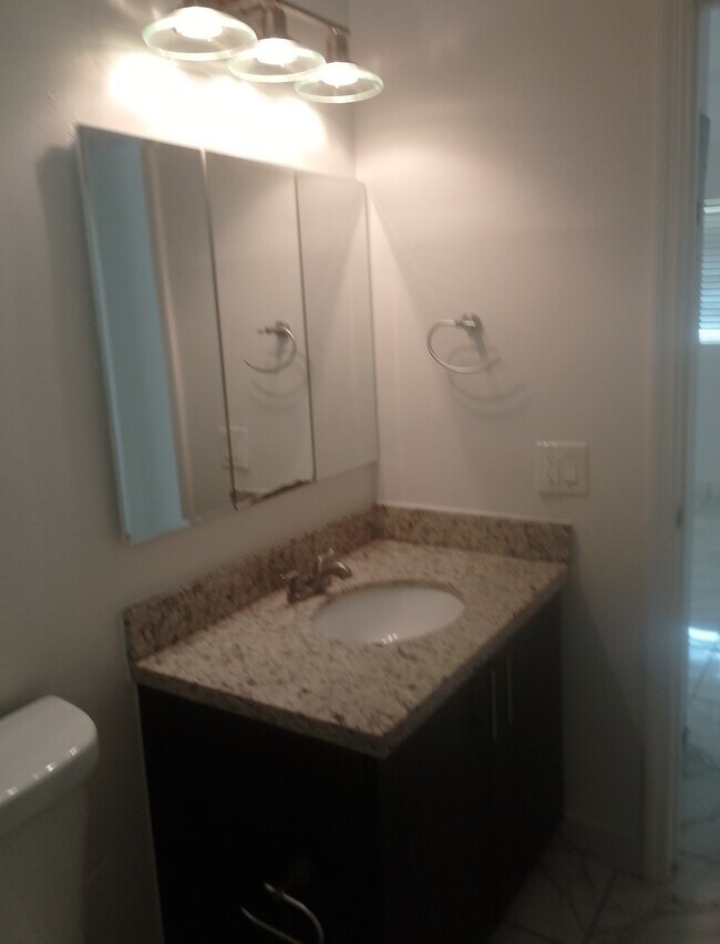 Photo - 2241 Monroe St Unit 10