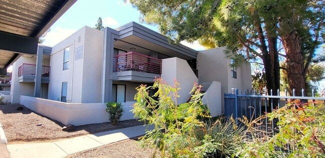 Photo - 1st FULL MONTH RENT FREE!!! VERY NICE & AFFORDABLE 2 BED / 2 BATH CONDO – W/D, PATIO, POOL!