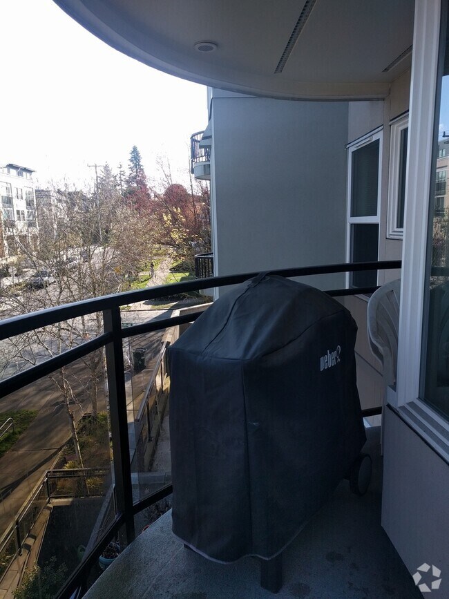 Building Photo - Gorgeous 1BDR in the heart of Queen Anne! Unit 203 Rental