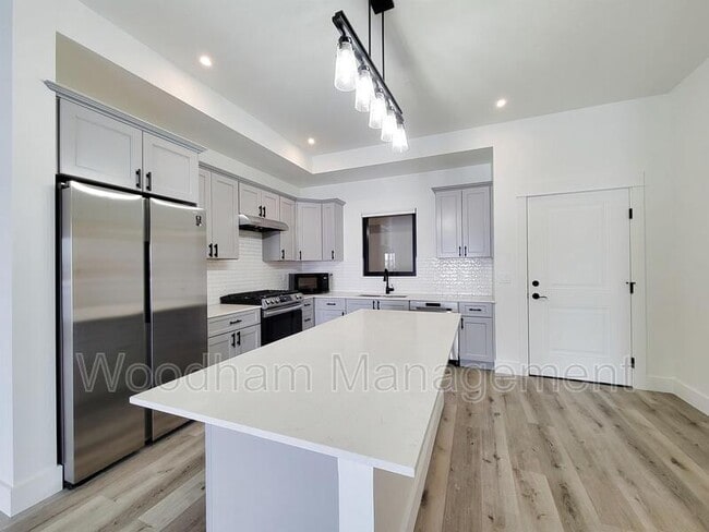 Building Photo - 1704 West Lincoln Street Rental