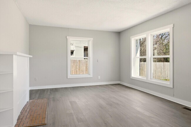 Photo - 5225 Central Ave