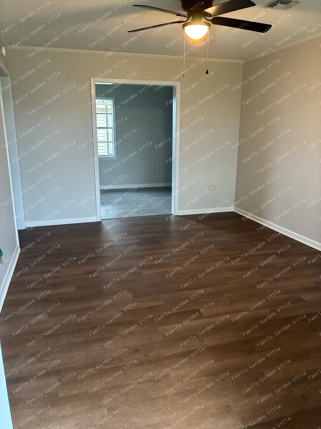 Photo - 1836 Ridgefield Ave