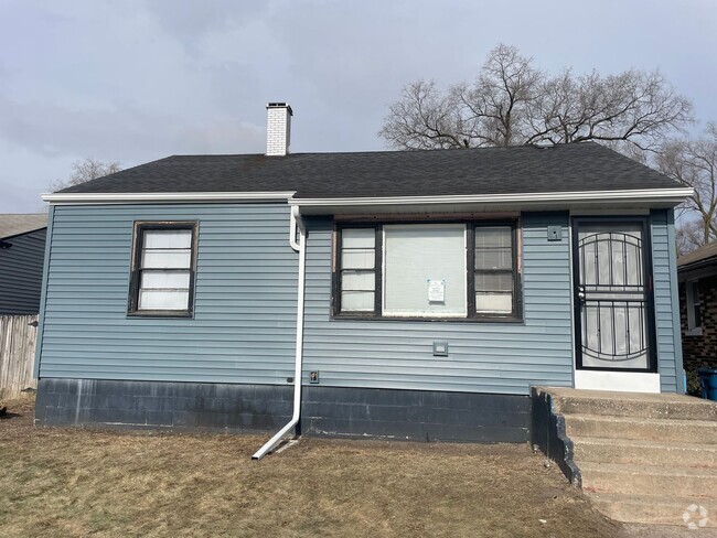 Building Photo - 2BD/1BA Home In Gary IN