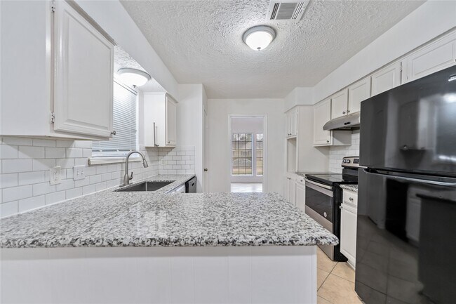 Photo - 4927 Glendower Dr