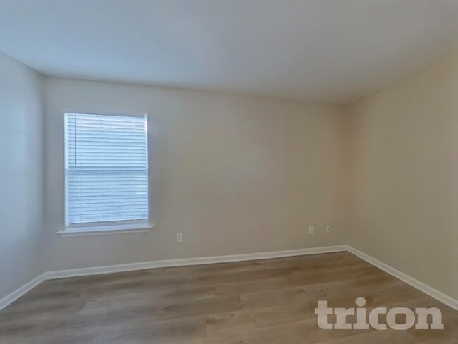 Photo - 377 Longfellows Ln