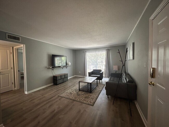 Photo - Adorable, Completely Furnished & Updated 2...