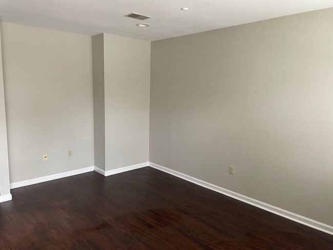 Photo - 696 Metro Ct