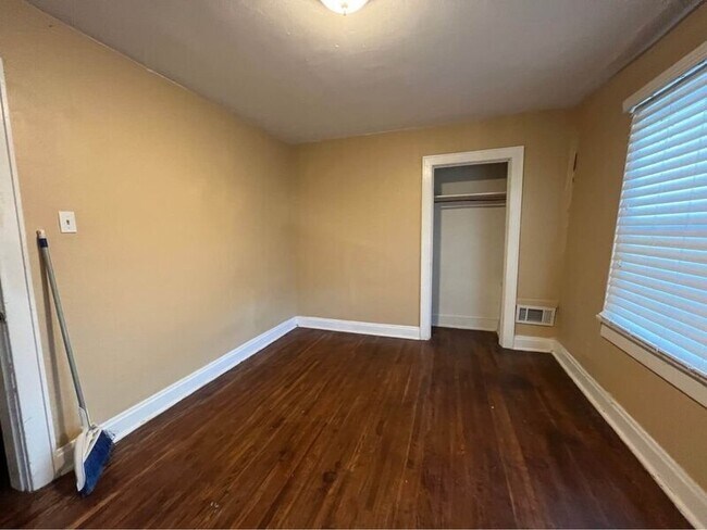 255 Southwood Ave