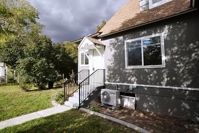 Photo - 1724 6th St S
