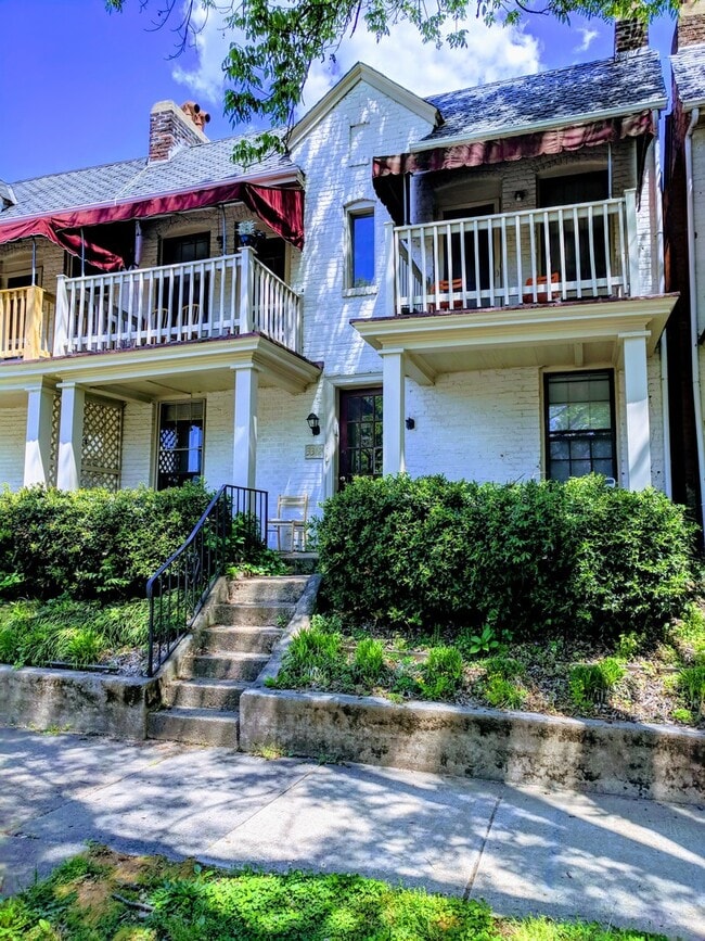 Building Photo - 3312 Ellwood Ave Unit Apt. B