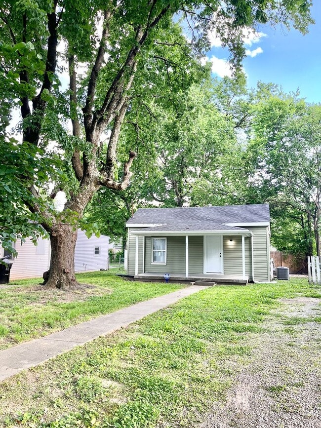 Photo - Nice Family Home in the 40215 Area