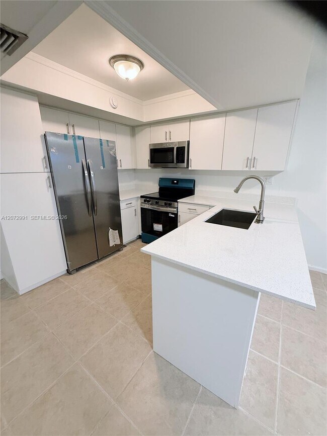 7653 NW 74th Ave Unit 7653