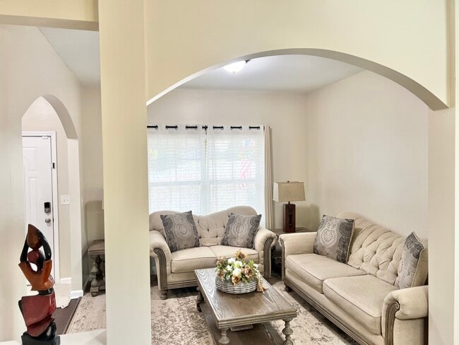 Photo - 31 White Pine Way