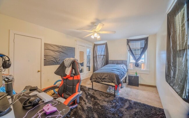 Photo - 323 W 7th St Unit 2