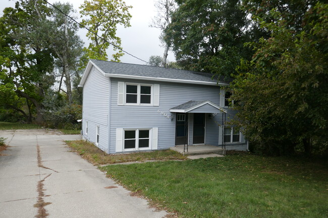 Photo - 6900 Urbandale Ave Townhome