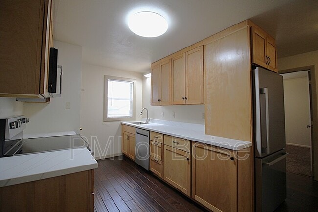 Photo - 2113 E Oak St