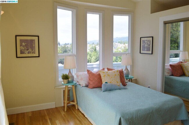 Photo - 663 Fairmount Ave