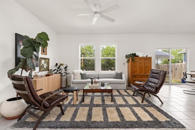 Photo - 6702 Routenburn St