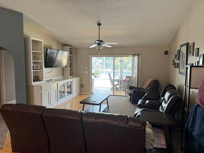 Photo - 4 bed 2bath with Pool