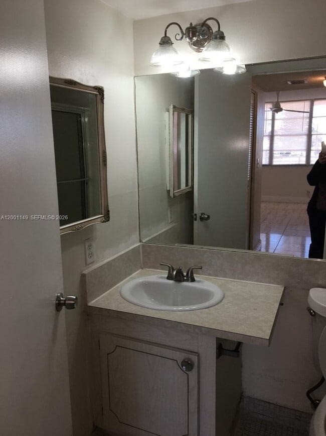 Photo - 2025 NE 164th St Unit 205