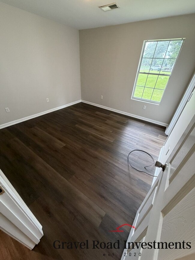 Photo - Freshly Remodeled 3 Bedroom, 1 Bathroom Home – Spacious Corner Lot!