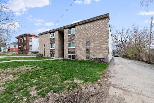 Photo - GRAND TOWERS