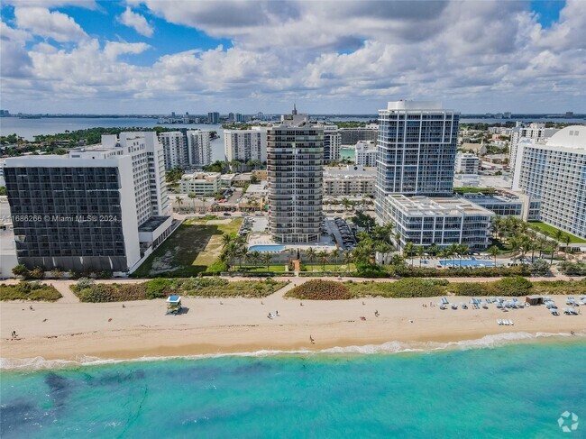 Building Photo - 6767 Collins Ave Unit 809 Rental