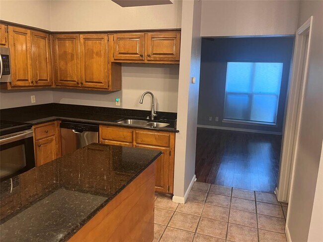 Photo - 1307 Kinney Ave Unit 110