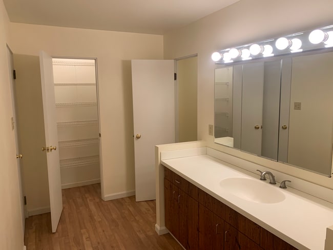 Bathroom - 365 E Maiden St Unit 1