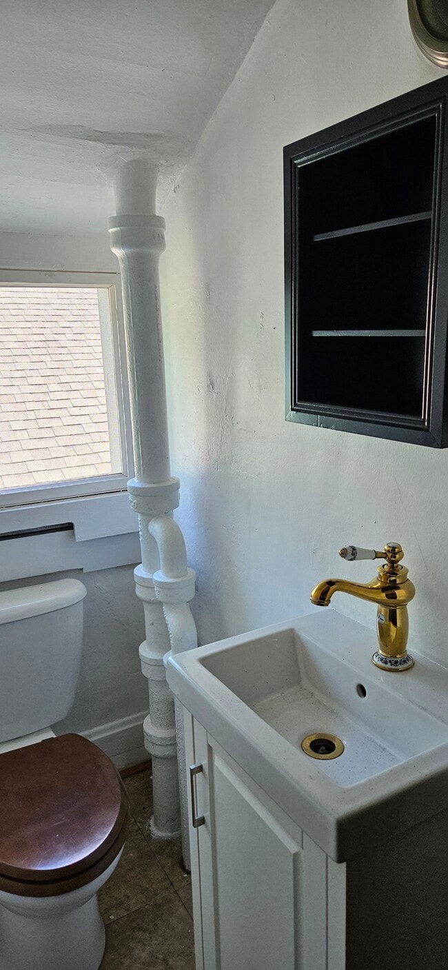 Photo - 129 N Bergan Ave