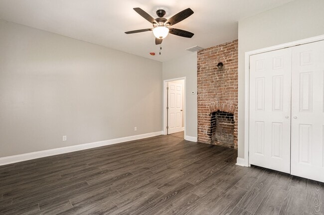 806 Longfield Ave