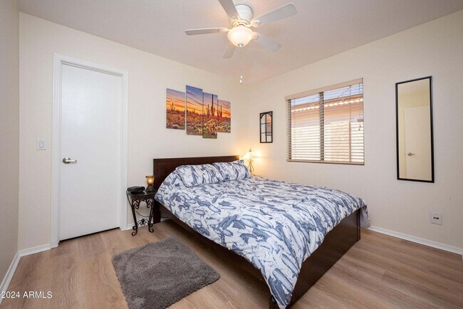 Photo - 707 W Baylor Ln