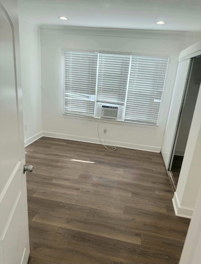 Building Photo - 2231 Ellendale Pl Unit 2231 Ellendale