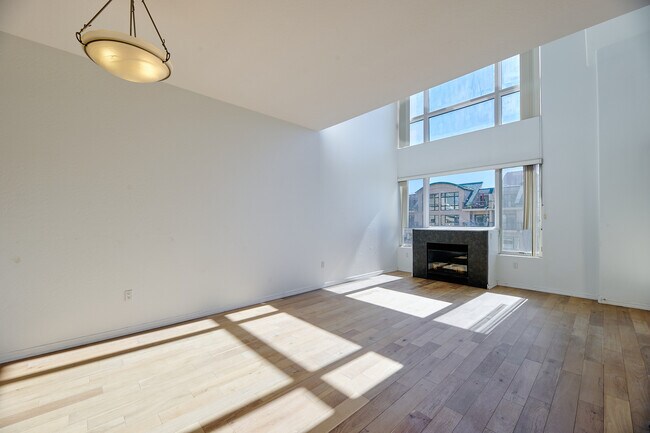 Photo - 17 W Vernon Ave Unit #661