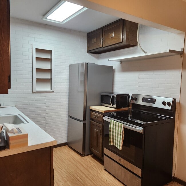 Photo - 2690 Oxford St N Unit Apt 230