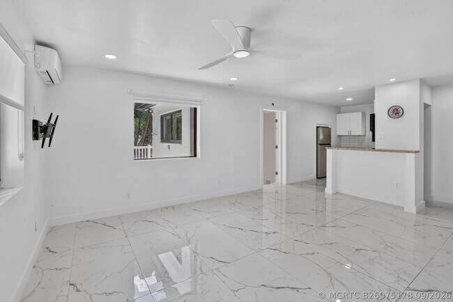 Photo - 26 NE 3rd St