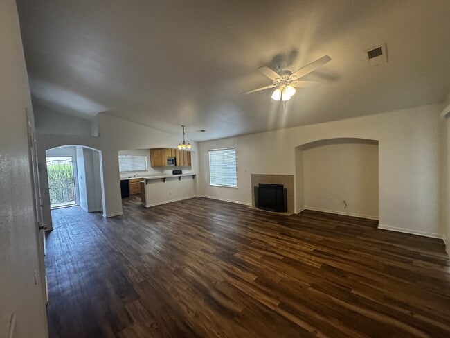 Photo - 2138 Solis St