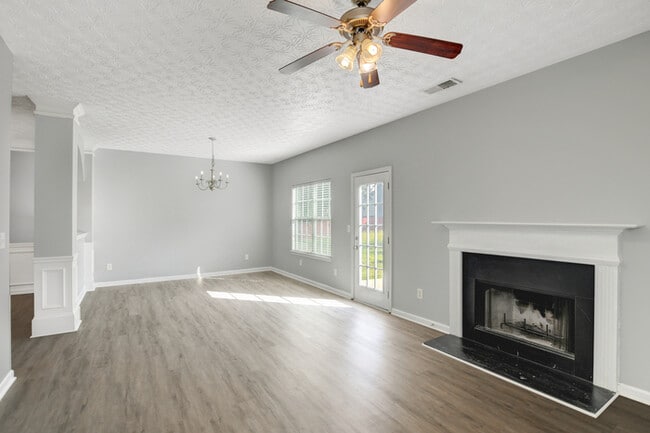 Photo - Gorgeous 3-Bedroom Home with Extra Flex Space!