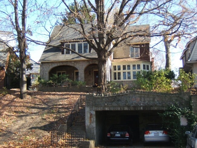 Building Photo - 1994 Iuka Ave Rental