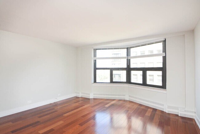 Photo - 450 W Wellington Ave Unit A10