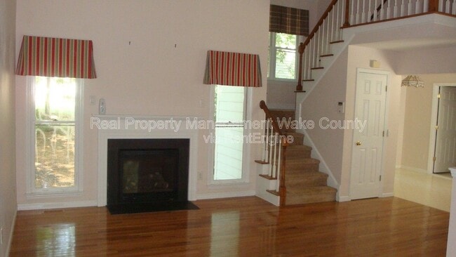 Photo - 2912 Isabella Dr