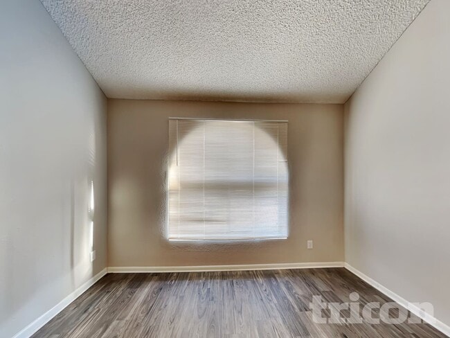 Photo - 4633 W Bluefield Ave